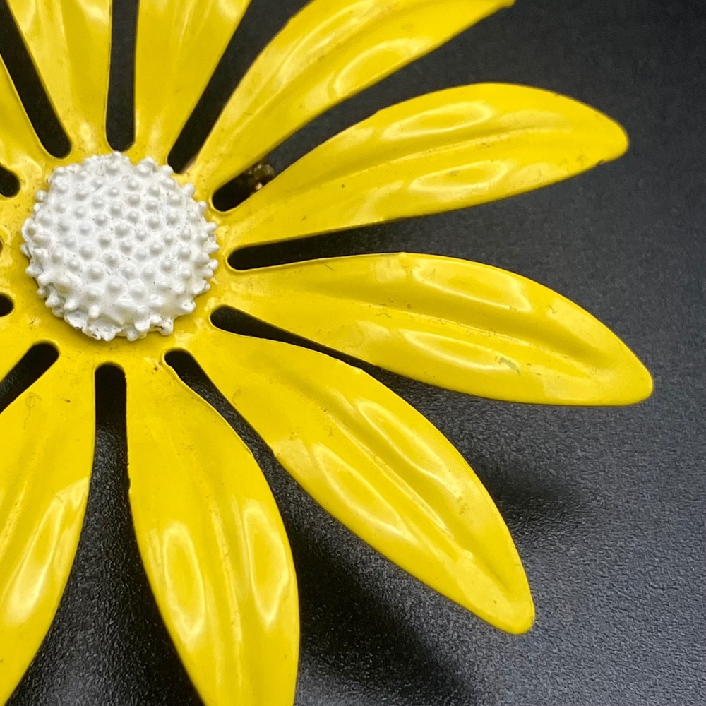 Vintage Enamel Flower Brooch Yellow White Daisy Floral Pin Large 3.25" - Picture 5 of 9